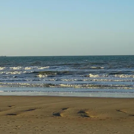 Relaxing Coastal Escape, Cleaning Included
