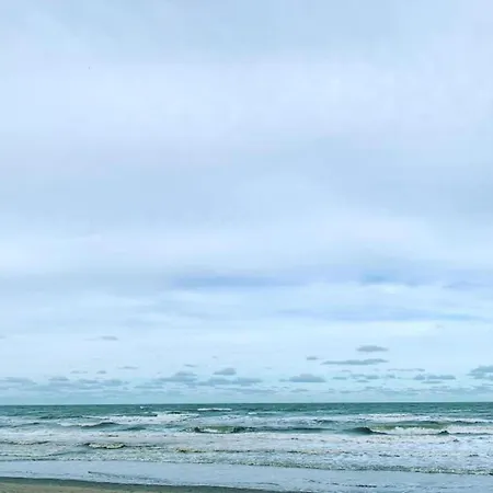 Relaxing Coastal Escape, Cleaning Included Apartamento *