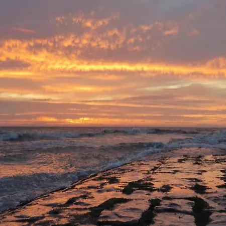 Relaxing Coastal Escape, Cleaning Included Apartamento Nieuwpoort
